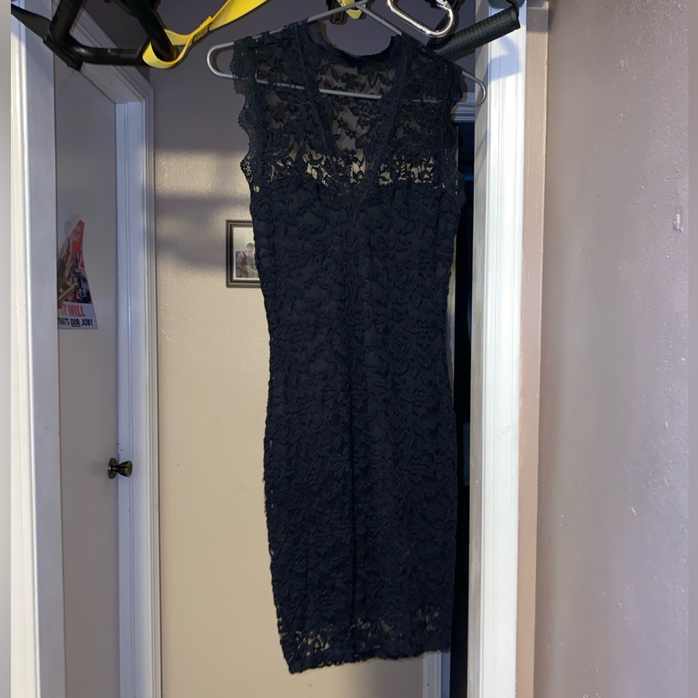 Lace bodycon dress